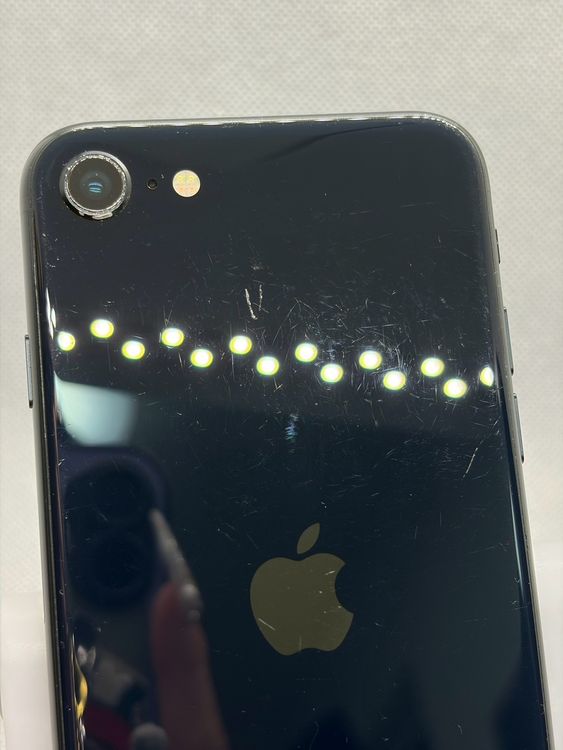 ���Хåƥ꡼90% SIM�ե꡼ iPhoneSE ��3���� 64GB �ߥåɥʥ���