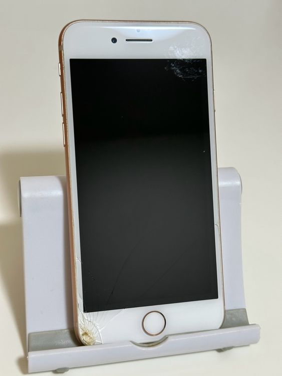 ���Хåƥ꡼88% SIM�ե꡼ iPhone8 64GB �������
