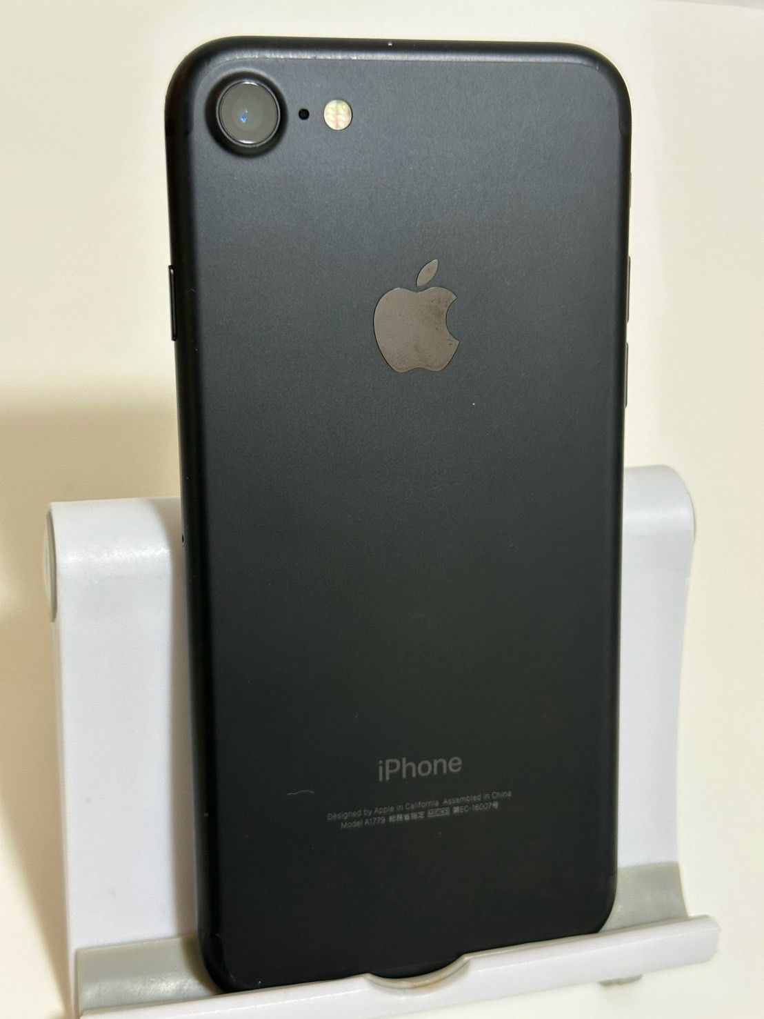 ムスビー｜○バッテリー87% iPhone7 32GB ブラック docomo【iPhone7