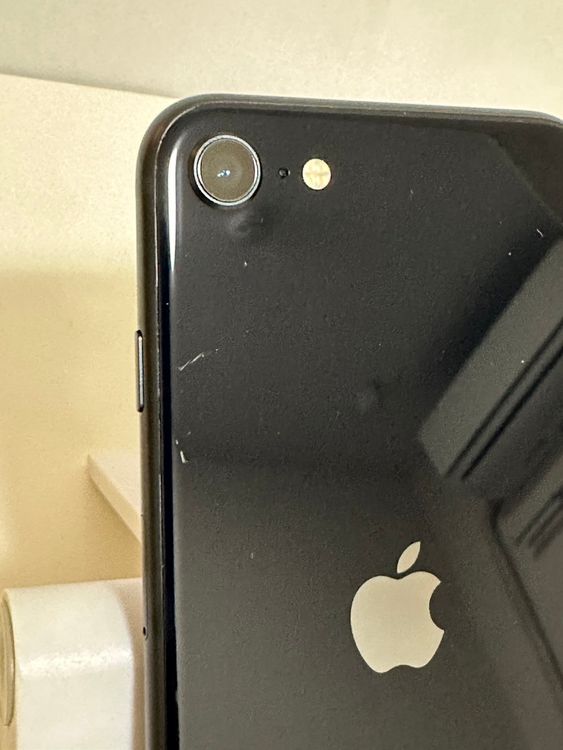 ���Хåƥ꡼98% ���� SIM�ե꡼ iPhoneSE ��3���� 64GB �ߥåɥʥ���