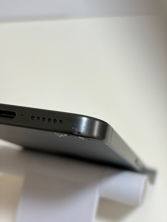 ���Хåƥ꡼82% SIM�ե꡼ iPhone15ProMax 256GB �֥�å������˥���