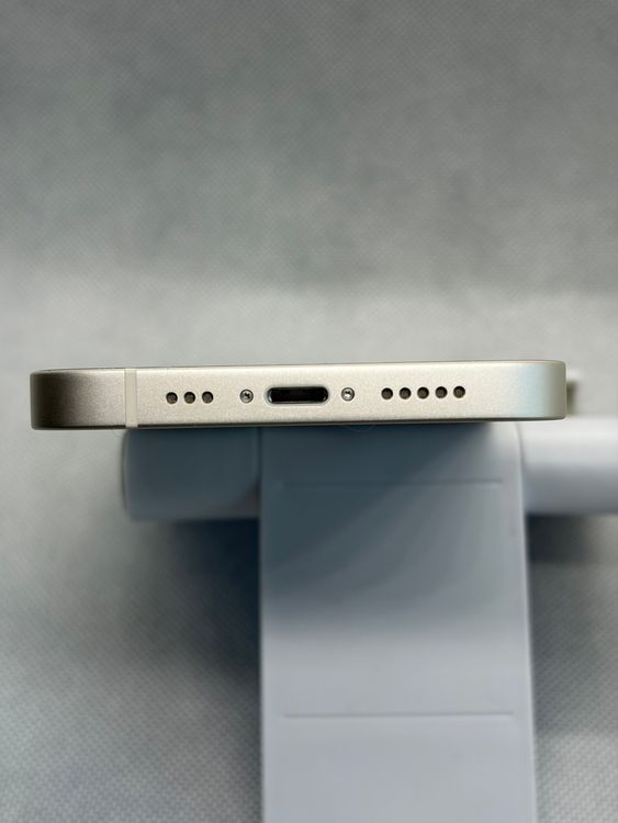 ���Хåƥ꡼87% SIM�ե꡼ iPhone14 128GB �������饤��