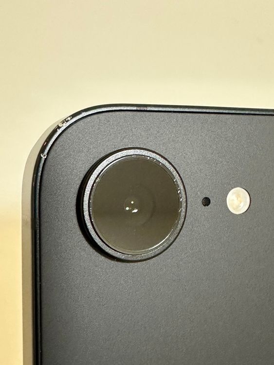 ���Хåƥ꡼96% SIM�ե꡼ iPhone16e 128GB �֥�å�