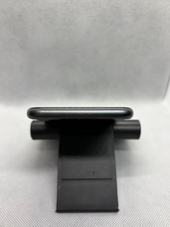 ���ϥԥͥ��ͥå� SIM�ե꡼ iPhone8 64GB ���졼 �Хåƥ꡼84%