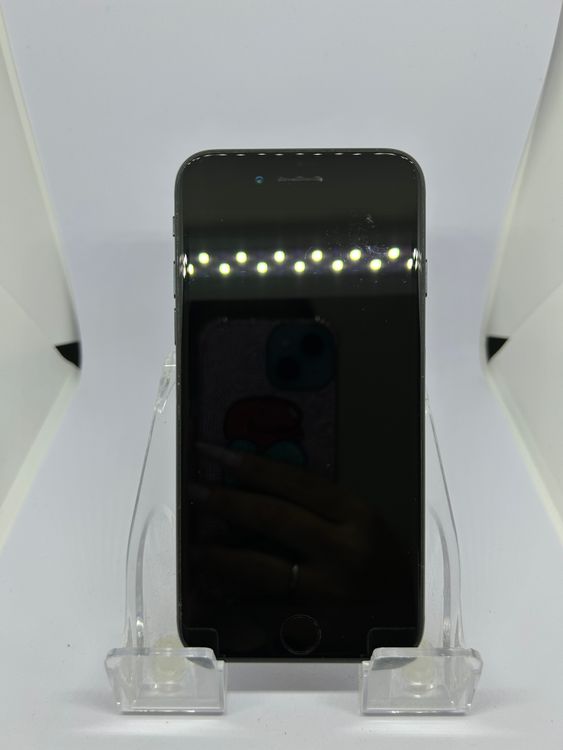 ��SIM�ե꡼ iPhoneSE��3����  64GB �ߥåɥʥ��� �Хåƥ꡼85%
