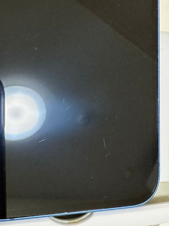 ���Хåƥ꡼83% SIM�ե꡼ iPhone13 256GB �֥롼