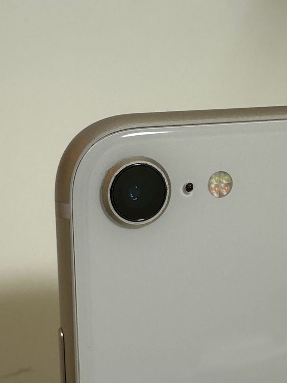 ���Хåƥ꡼100% Ķ���� SIM�ե꡼ iPhoneSE ��3���� 64GB �������饤��