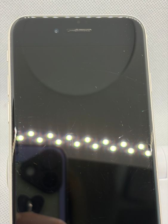 ���ϥԥͥ��ͥå� SIM�ե꡼ iPhoneSE ��3���� 64GB �Хåƥ꡼82% �������饤��