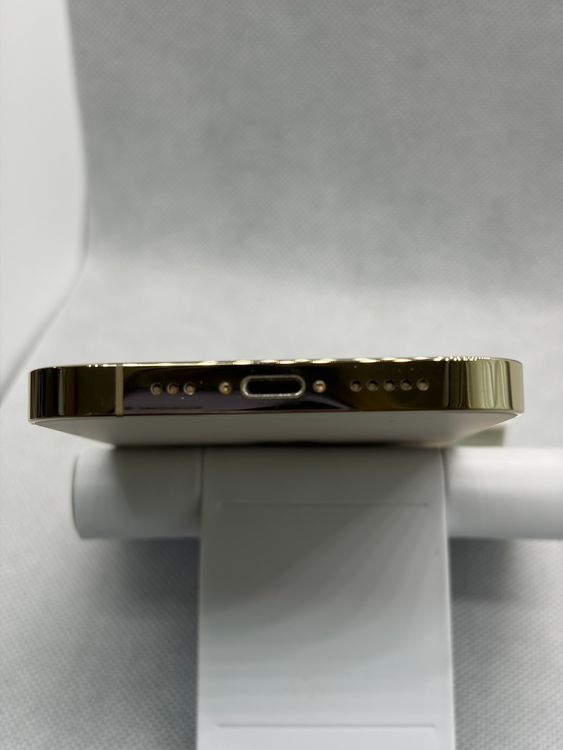 ���Хåƥ꡼81% Ķ���� SIM�ե꡼ iPhone13Pro 256GB �������