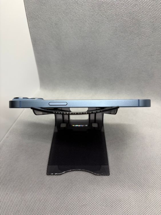 ���ϥԥͥ��ͥå� SIM�ե꡼ iPhone14 128GB �֥롼 �Хåƥ꡼84%