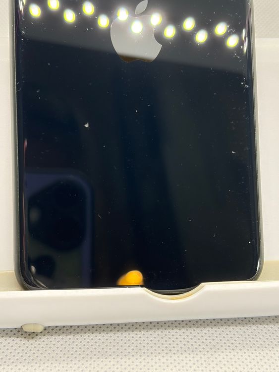 ���Хåƥ꡼88% SIM�ե꡼ iPhoneSE ��3���� 64GB �ߥåɥʥ���
