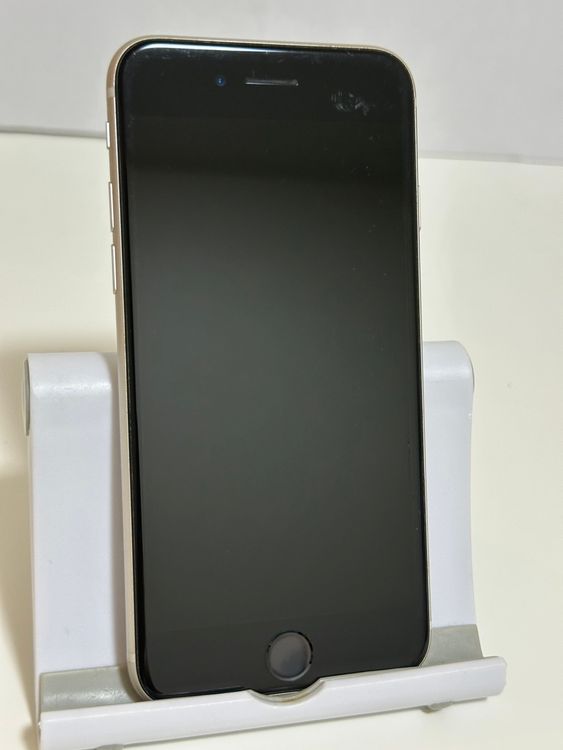 ��SIM�ե꡼ iPhoneSE ��3���� 64GB �������饤��