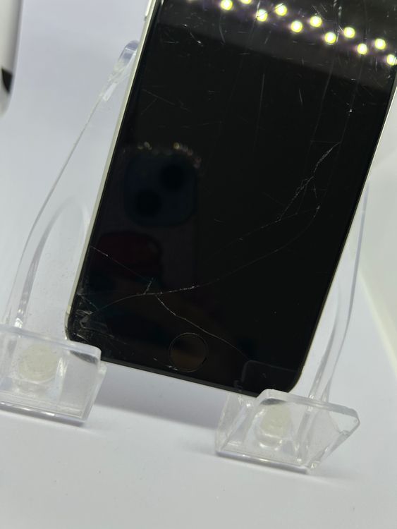 ��SIM�ե꡼ iPhoneSE��2����  64GB �ۥ磻�� �Хåƥ꡼78%