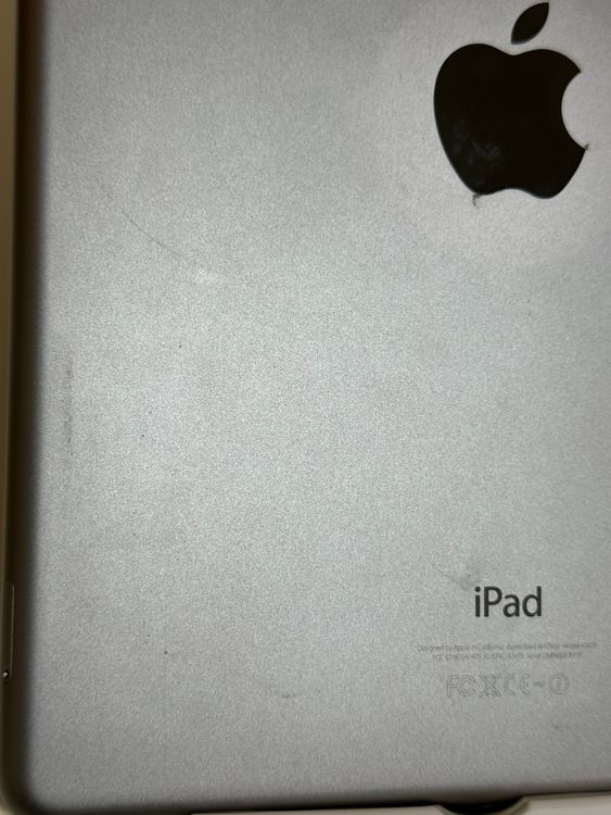 ��iPad Air ��1���� 32GB ���ڡ������쥤 SoftBank