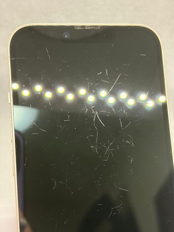���Хåƥ꡼85% SIM�ե꡼ iPhone14 128GB �������饤��