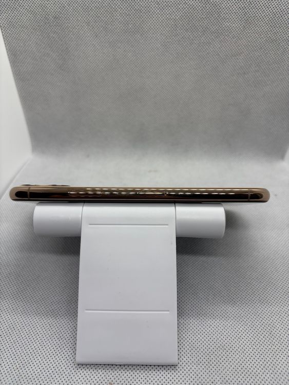 ���Хåƥ꡼86% SIM�ե꡼ iPhone11Pro 64GB �������