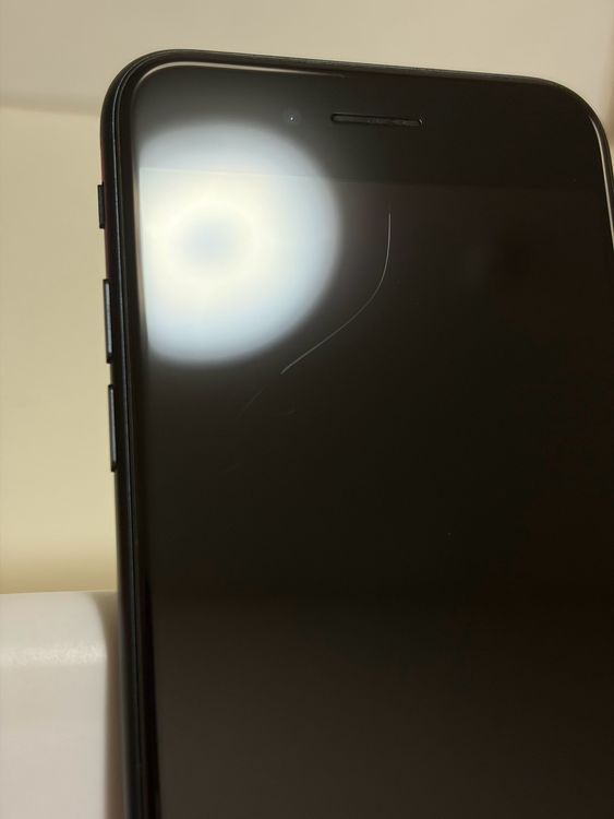 ���Хåƥ꡼83% SIM�ե꡼ iPhoneSE ��3���� 64GB �ߥåɥʥ���