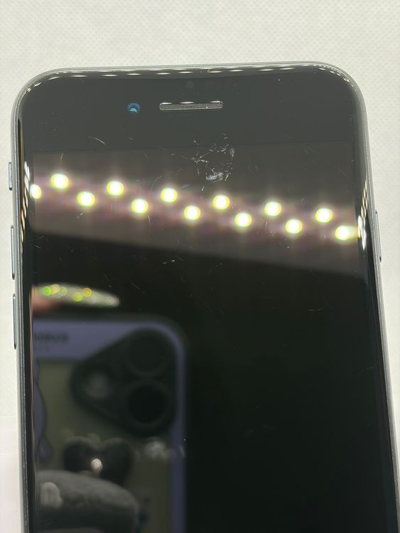 ���Хåƥ꡼93% SIM�ե꡼ iPhoneSE ��3���� 128GB �ߥåɥʥ���