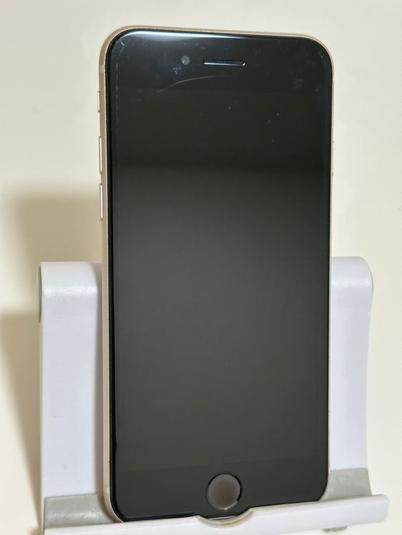 ���Хåƥ꡼86% SIM�ե꡼ iPhoneSE ��3���� 64GB �������饤��