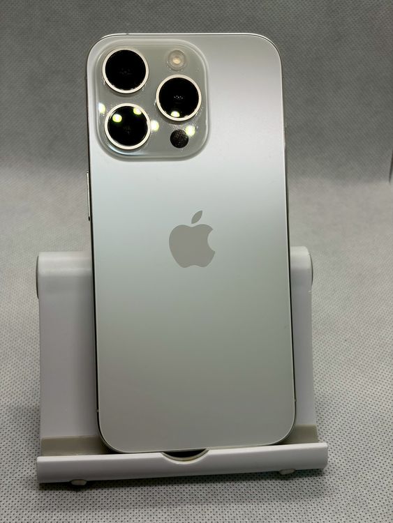 ���Хåƥ꡼88% SIM�ե꡼ iPhone15Pro 512GB �ۥ磻�ȥ����˥���