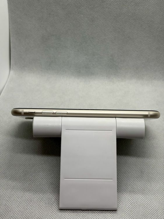 ������Ʊ�� SIM�ե꡼ iPhoneSE ��3���� 64GB �������饤��