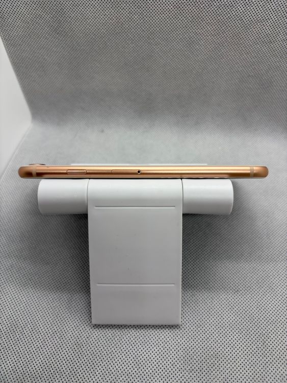 ���ϥԥͥ��ͥå� SIM�ե꡼ iPhone8 64GB ������� �Хåƥ꡼88%