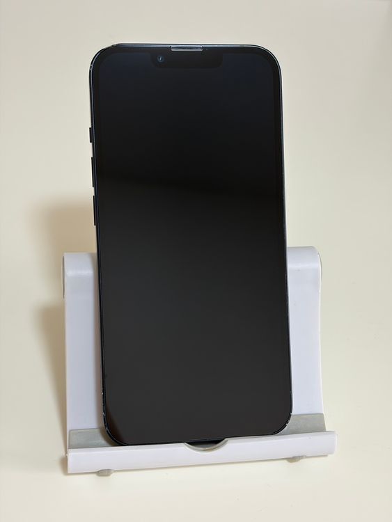 ���Хåƥ꡼84% SIM�ե꡼ iPhone13 128GB �ߥåɥʥ���