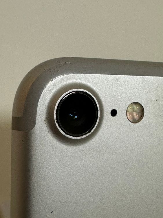 ��SIM�ե꡼ iPhone7 32GB ����С�