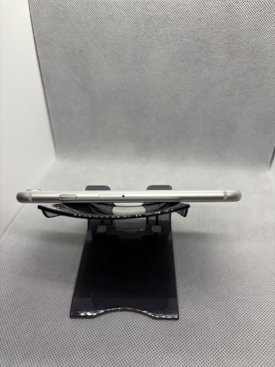 ���ϥԥͥ��ͥå� SIM�ե꡼ iPhone8 64GB ����С� �Хåƥ꡼85%