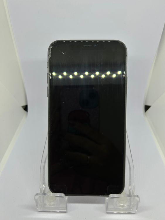 ��SIM�ե꡼ iPhone11  64GB �֥�å� �Хåƥ꡼75%