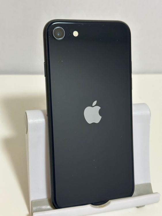 ���Хåƥ꡼84% SIM�ե꡼ iPhoneSE ��3���� 128GB �ߥåɥʥ���