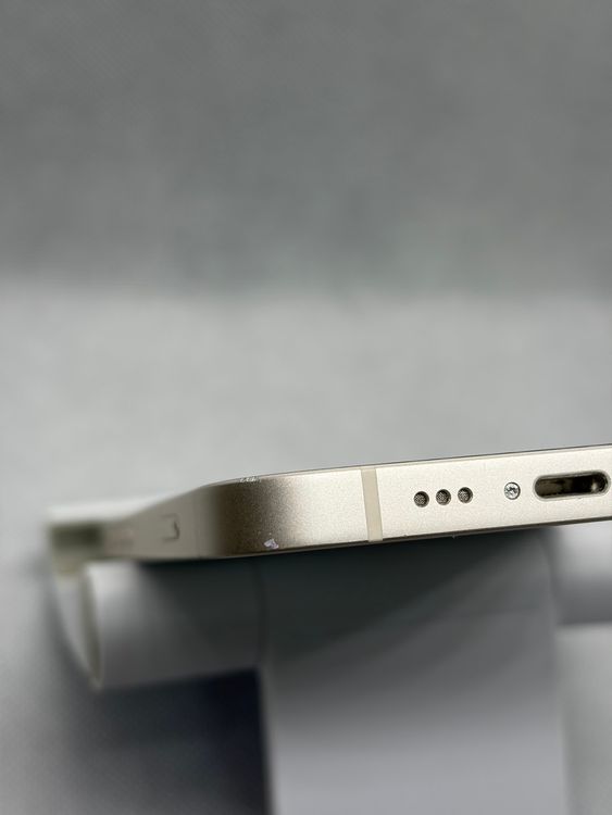 ���Хåƥ꡼84% SIM�ե꡼ iPhone13 128GB �������饤��