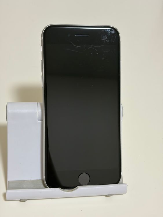 ���Хåƥ꡼83% SIM�ե꡼ iPhoneSE ��2���� 64GB �ۥ磻��