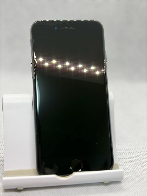 ���Хåƥ꡼90% SIM�ե꡼ iPhoneSE ��3���� 64GB �ߥåɥʥ���
