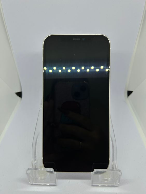 ��SIM�ե꡼ iPhone12  128GB �ۥ磻�� �Хåƥ꡼77%