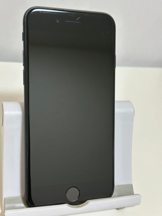 ���Хåƥ꡼90% SIM�ե꡼ iPhoneSE ��3���� 64GB �ߥåɥʥ���