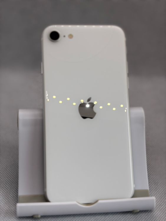 ���Хåƥ꡼82% SIM�ե꡼ iPhoneSE ��2���� 64GB �ۥ磻��