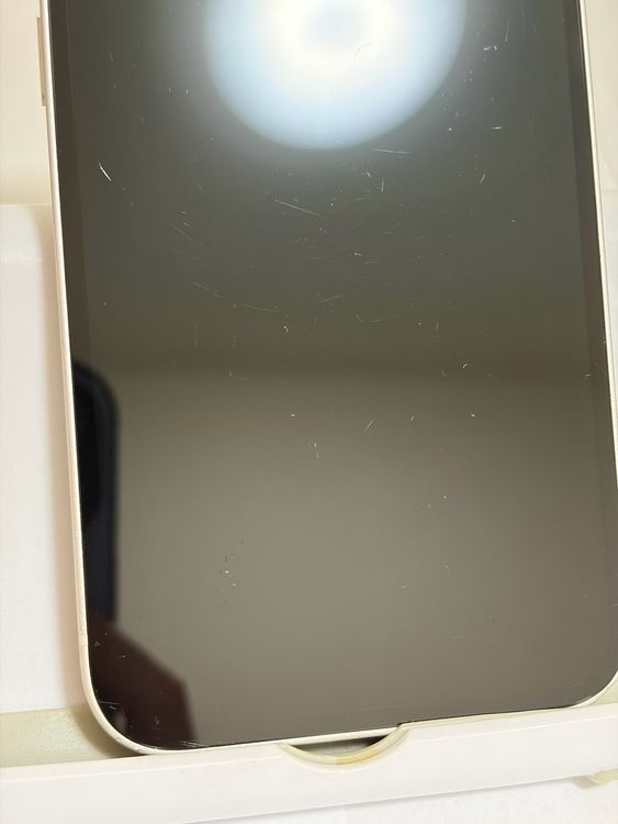 ���Хåƥ꡼86% SIM�ե꡼ iPhone14 128GB �������饤��