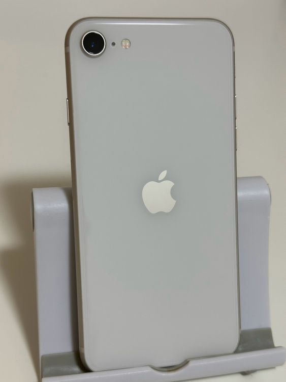���Хåƥ꡼82% Ķ���� SIM�ե꡼ iPhoneSE ��3���� 64GB �������饤��