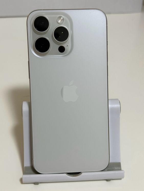 ���Хåƥ꡼83% SIM�ե꡼ iPhone15ProMax 256GB �ʥ���������˥���
