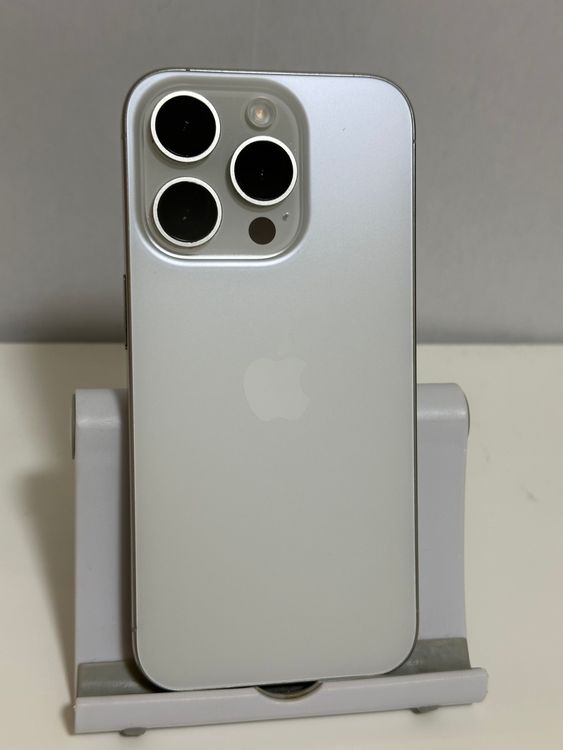 ���Хåƥ꡼88% SIM�ե꡼ iPhone15Pro 256GB �ۥ磻�ȥ����˥���