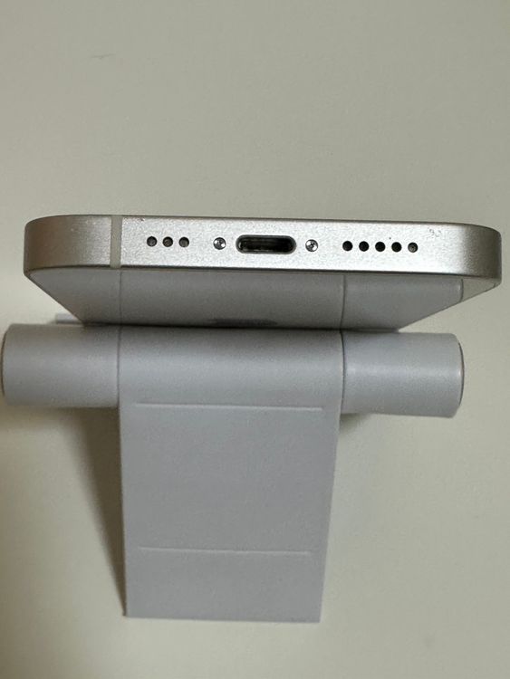 ���Хåƥ꡼88% SIM�ե꡼ iPhone14 128GB �������饤��