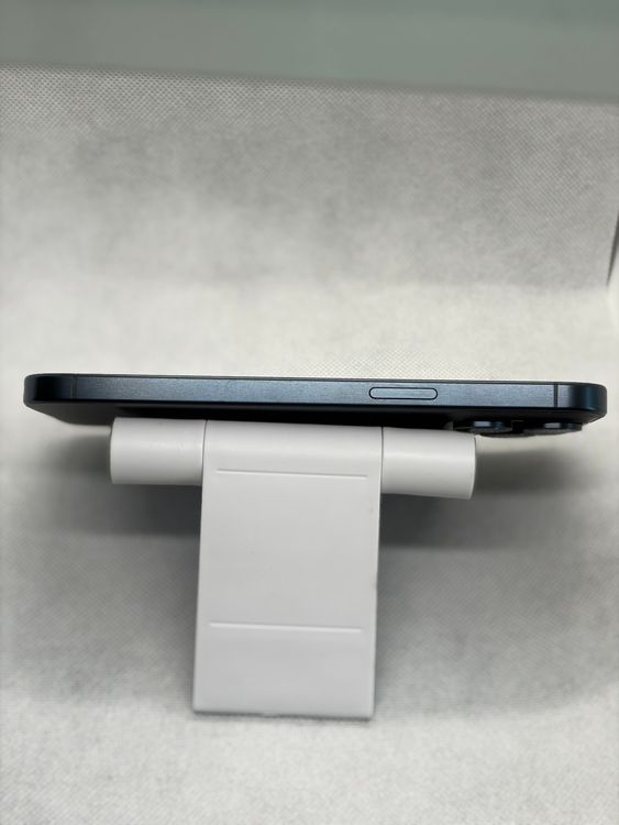 ���Хåƥ꡼88% SIM�ե꡼ iPhone15ProMax 256GB �֥롼