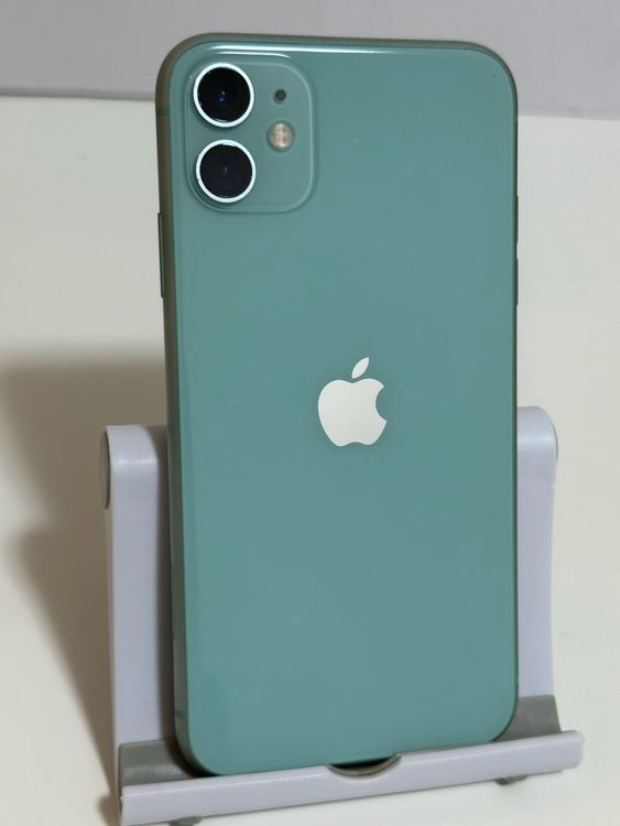 ���Хåƥ꡼85% SIM�ե꡼ iPhone11 64GB ���꡼��