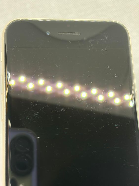 ���Хåƥ꡼91% SIM�ե꡼ iPhoneSE ��3���� 64GB �������饤��