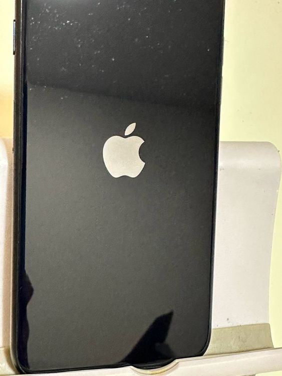 ���Хåƥ꡼85% SIM�ե꡼ iPhoneSE ��3���� 64GB �ߥåɥʥ���