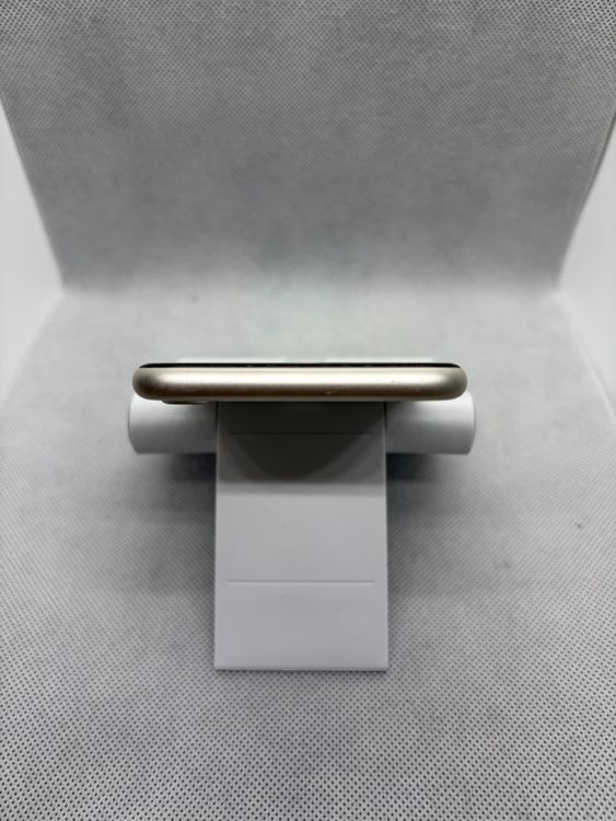 ���ϥԥͥ��ͥå� SIM�ե꡼ iPhoneSE ��3���� 64GB �������饤�� �Хåƥ꡼83%