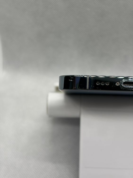 ��SIM�ե꡼ iPhone12Pro 128GB �֥롼 �Хåƥ꡼81%