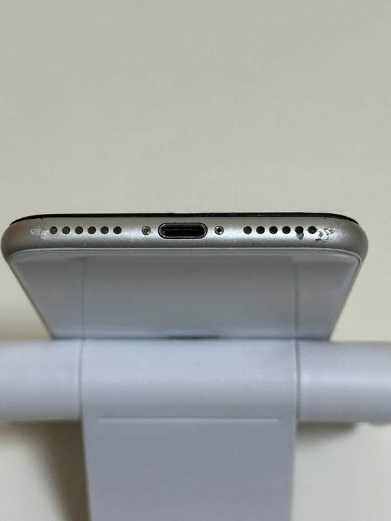 ��SIM�ե꡼ iPhoneSE ��2���� 128GB �ۥ磻��