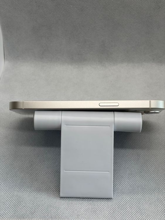 ���Хåƥ꡼82% Ķ���� SIM�ե꡼ iPhone14 128GB �������饤��